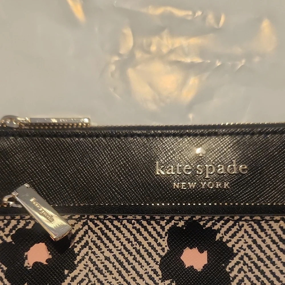 Kate Spade Black & Pink Floral Large Wristlet EUC - Picture 10 of 10